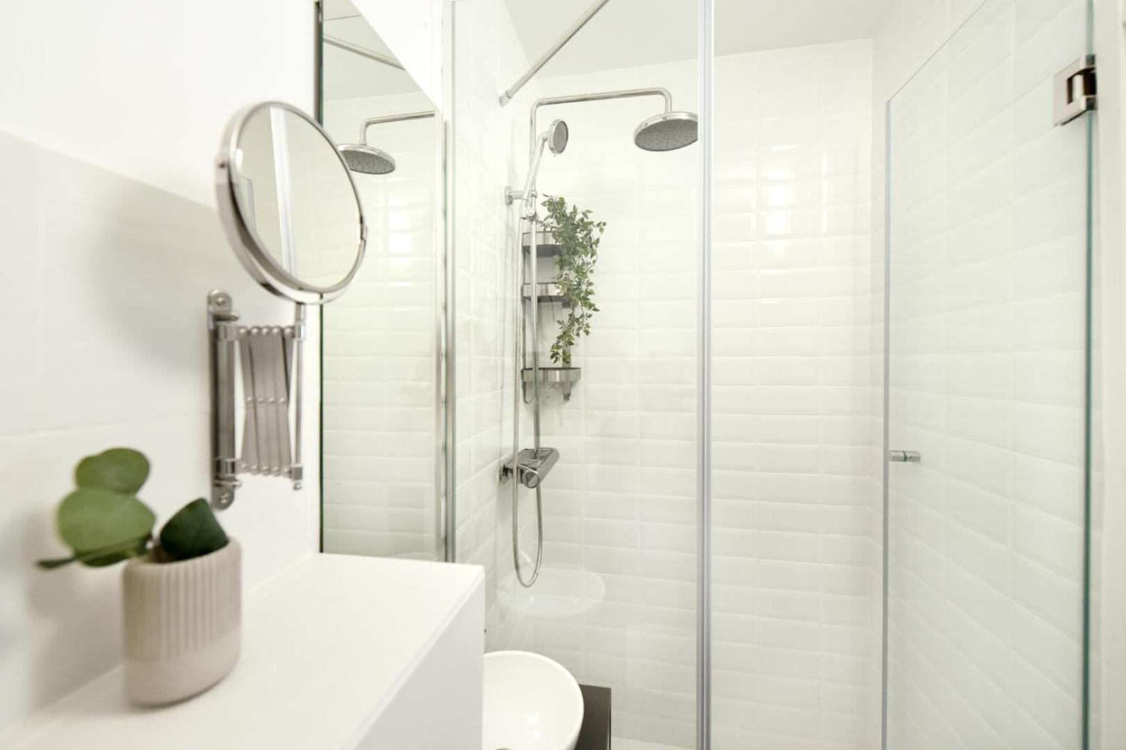 City Living At Its Best - Spacious 2 Bedroom Apartment On Calea Victoriei 布加勒斯特 外观 照片