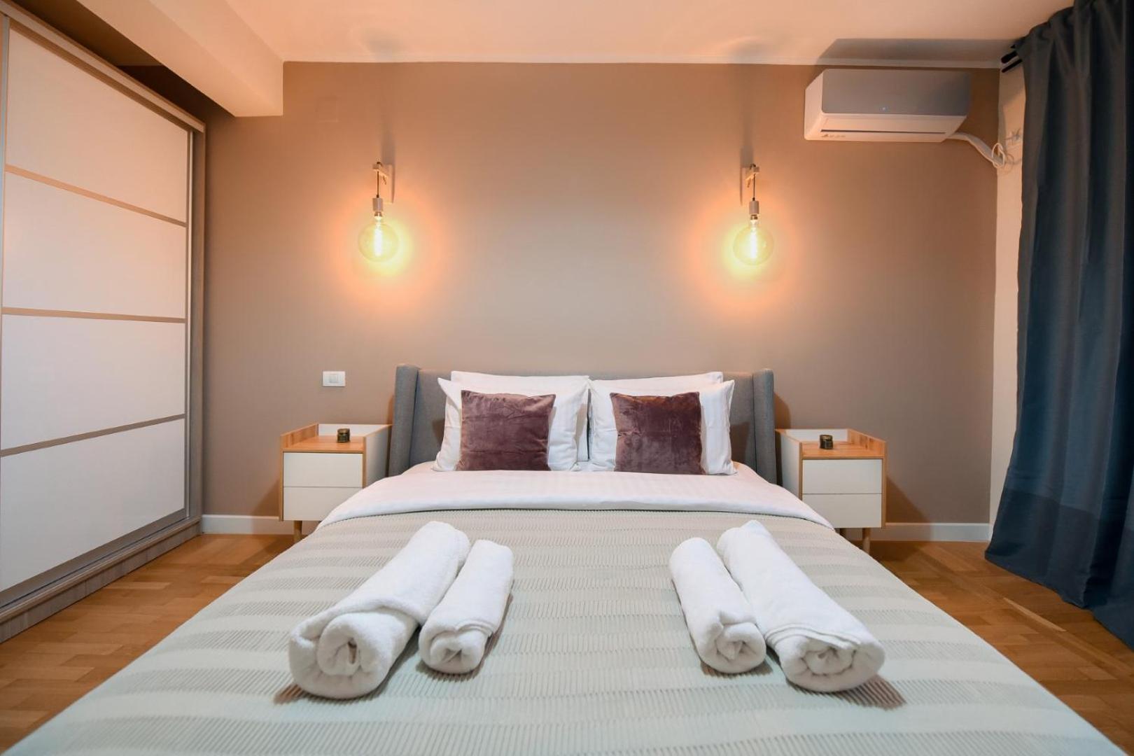 City Living At Its Best - Spacious 2 Bedroom Apartment On Calea Victoriei 布加勒斯特 外观 照片